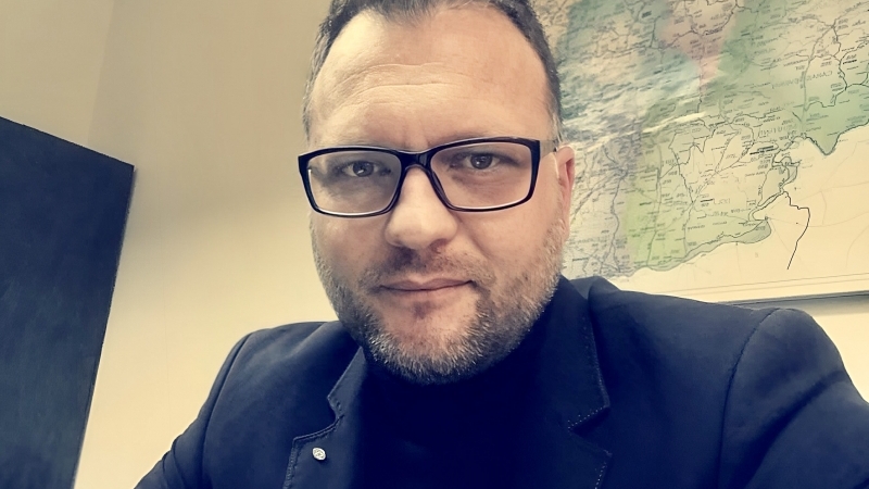 Interviu cu Cristian Chifor de la PSD Dej și reporterul George Capitănescu pentru Dej News România - Alegerile Locale 2024 și Schimbarea în Dej