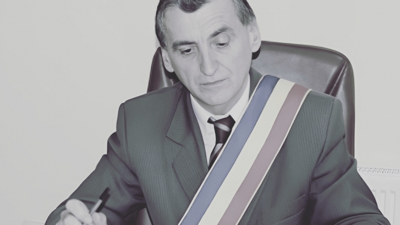 Dejeni, Primarul nostru a OBOSIT! Somn ușor! 