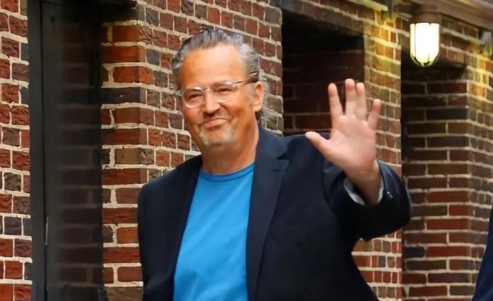 Alcool, droguri, dezintoxicare... Matthew Perry, cel care a făcut pe toată lumea să râdă dar care a suferit în tăcere